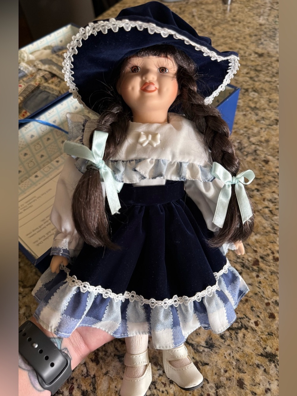 Vintage 1997 Heritage Mint Lasting Impressions Porcelain Doll w/trunk